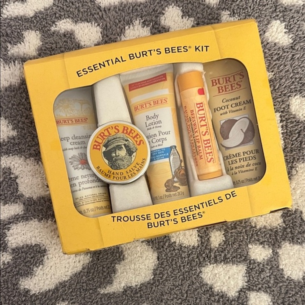 Burt's Bees Essential Kit - Yellow and Cream